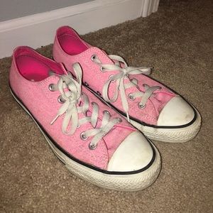 Pink Low top Converse